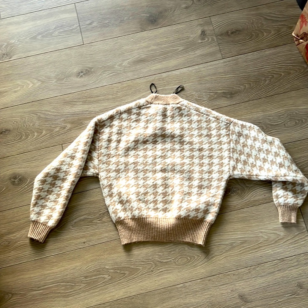 Xs sweater